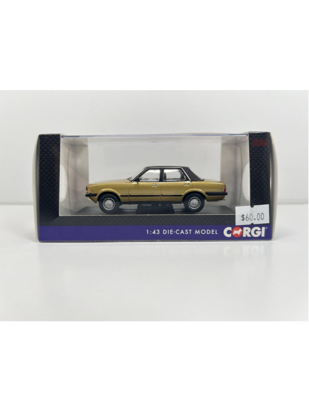 Corgi Car / VA 15004 Ford Cortina Mk5 2.0 Ghia S Solar Gold
